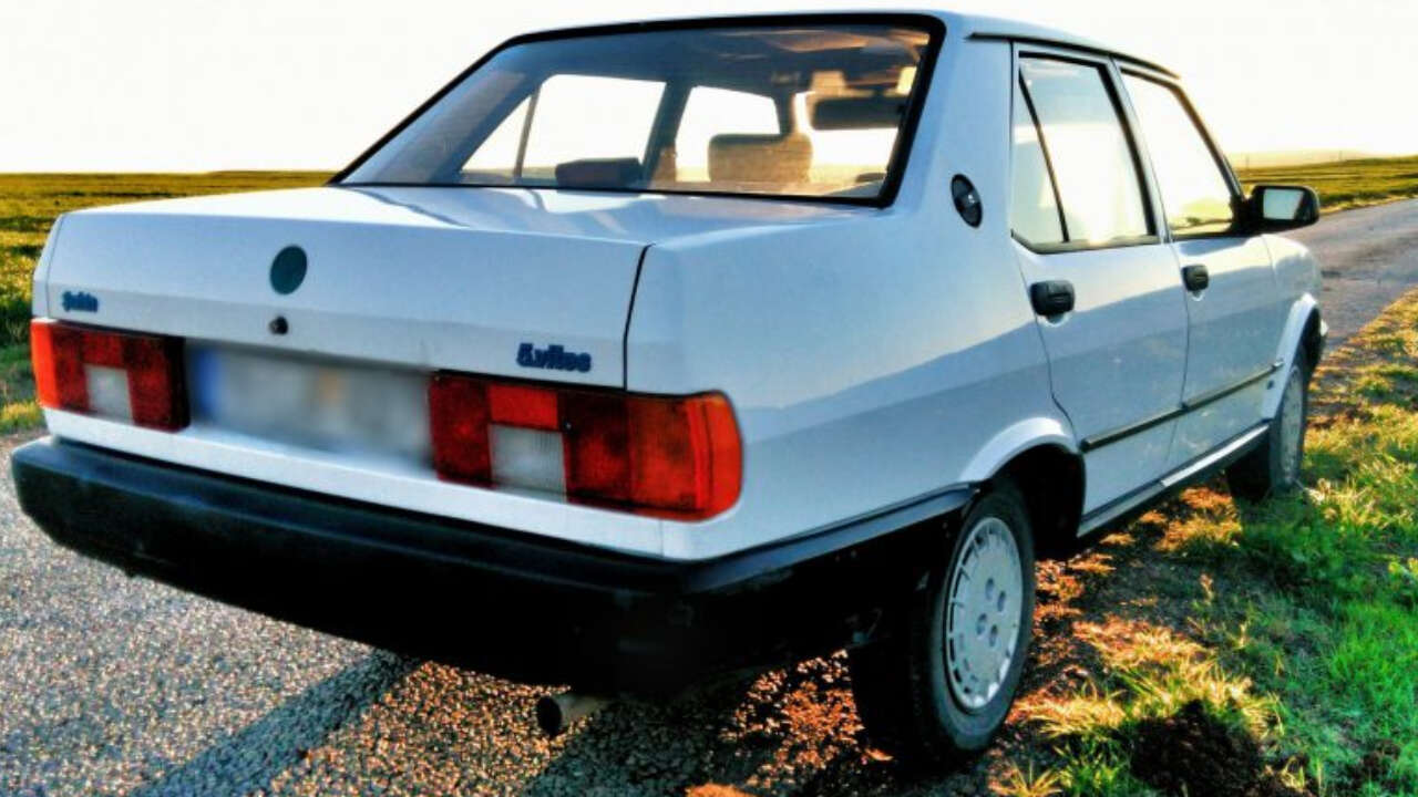 Yedek parçası bakkalda bile olan 10 otomobil ; Hem çok ucuz hem de kolay bulunuyor. 15